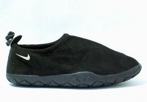 ナイキ エアモック（NIKE AIR MOC）