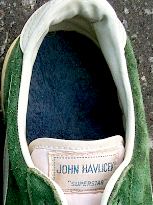 ブランド名不明 グリーンスエード・スニーカー "ジョン・ハブリチェック"（unknown green suede sneaker "John Havlicek"）